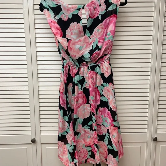 Candie's Olivia Floral Dress Small BRAND NEW - Picture 8 of 11